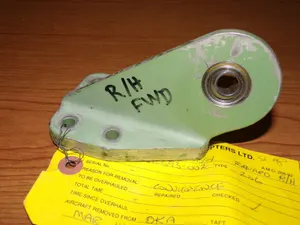 Bell 206 Helicopter Forward R/H Fitting 206-031-593-002